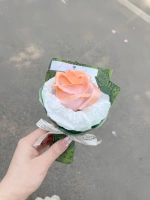 Одиночная оранжевая #зеленая подарочная коробка из бумаги с узором