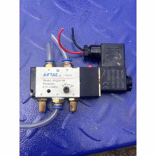下单前咨询出AirTAC/亚德客生产的4V系列电磁阀，型号4V210-