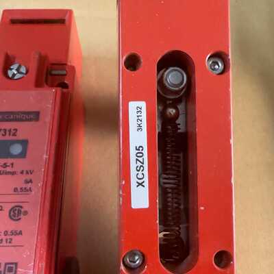 议价原装进口安全锁XCSE7312XCSZ05,产品标签