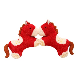 中式新年红色小马红毛绒抱枕客厅沙发靠垫马年吉祥物装饰用品床上