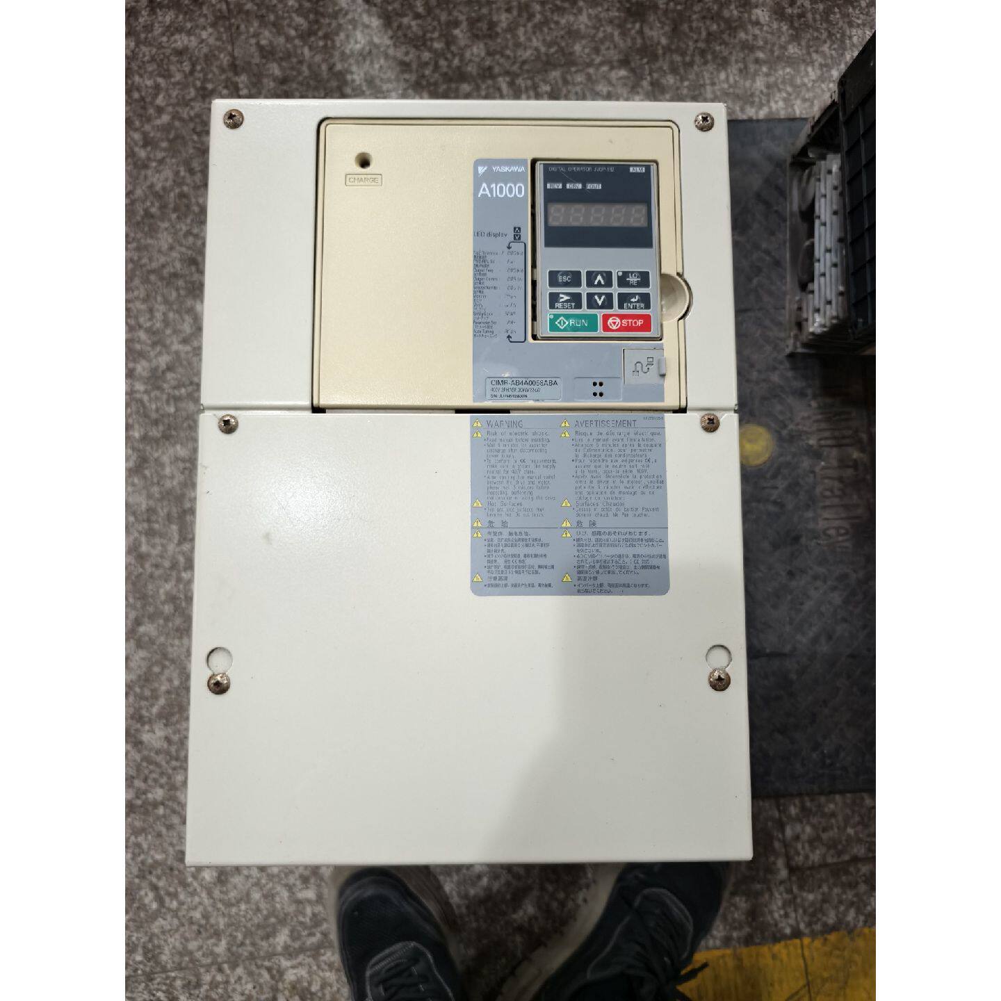 议价安川A1000变频器30KW/22KW