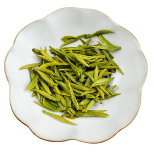 2025年新茶叶特级明前黄版小嫩芽龙井茶43号头采春茶手工炒豆香型