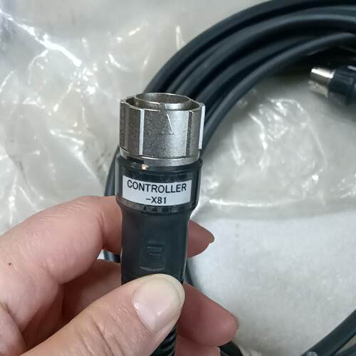 溢价-安川机器人示教器延长线，型号CONTROLLER-X81