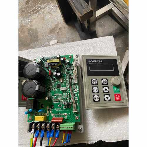 变频器主板二套带控制屏，型号SQ2A220A MP-T，询价