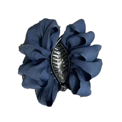 一个浅蓝色褶皱泡泡发夹