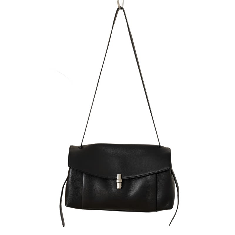 头层真皮大象灰翻盖斜挎女包