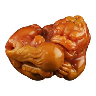 橘皮红田黄石狮子抱球把玩手件圆润饱满色泽纯润工艺精致玉石收藏