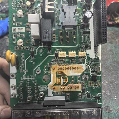 询汇川变频器驱动板 MVT302GBM1