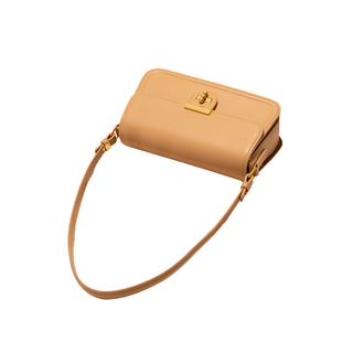 GXFMOD小众品牌高级感复古腋下包2026春夏通勤法棍包女单肩斜挎包