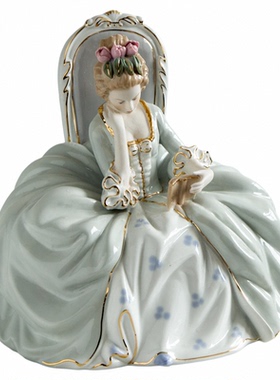 手绘看书公主陶瓷摆件