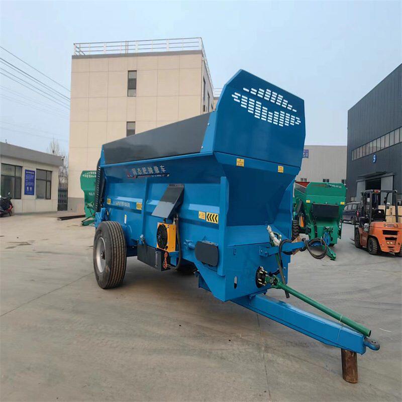 农田果园三轮撒肥车干湿两用粪便撒粪车多个型号不同容量抛粪机器