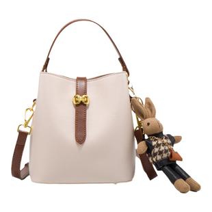 香港代购包包2025新款潮秋季水桶包女斜挎百搭女包高级女士小挎包