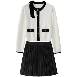 BANANA BABY2026年春新款小香风黑白撞色针织开衫百褶裙两件套装