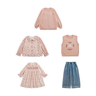 幼悠女童花环小兔系列春季木耳边翻领连衣裙绣花小兔牛仔裤多件套
