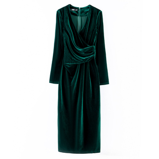 千娜儿墨绿色金丝绒连衣裙秋冬装2025新款高级感收腰显瘦气质长裙