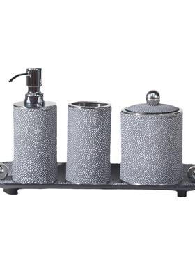 极简现代样板间皮质金属方形卫浴洗手液瓶口杯皮革储物罐摆件