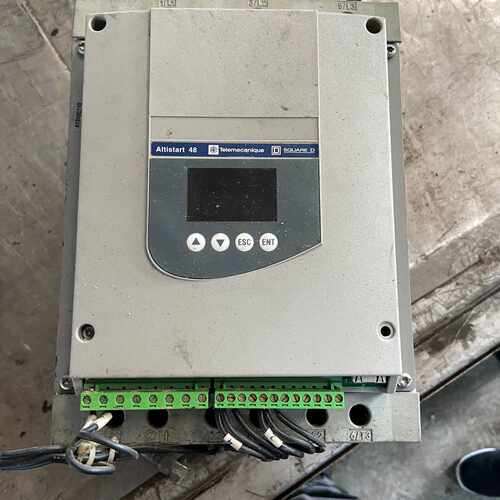 议价拆机施耐德软启动器型号ATS48C11Q外观成色如图，拆机的维修