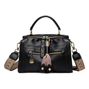 波士顿包单肩斜挎包女2025新款包包时尚软皮手提包休闲百搭枕头包