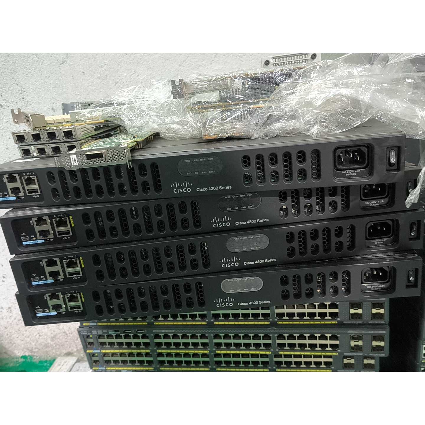 思科4300系列路由器,原装拆机,成色新,4台一起转让。适合