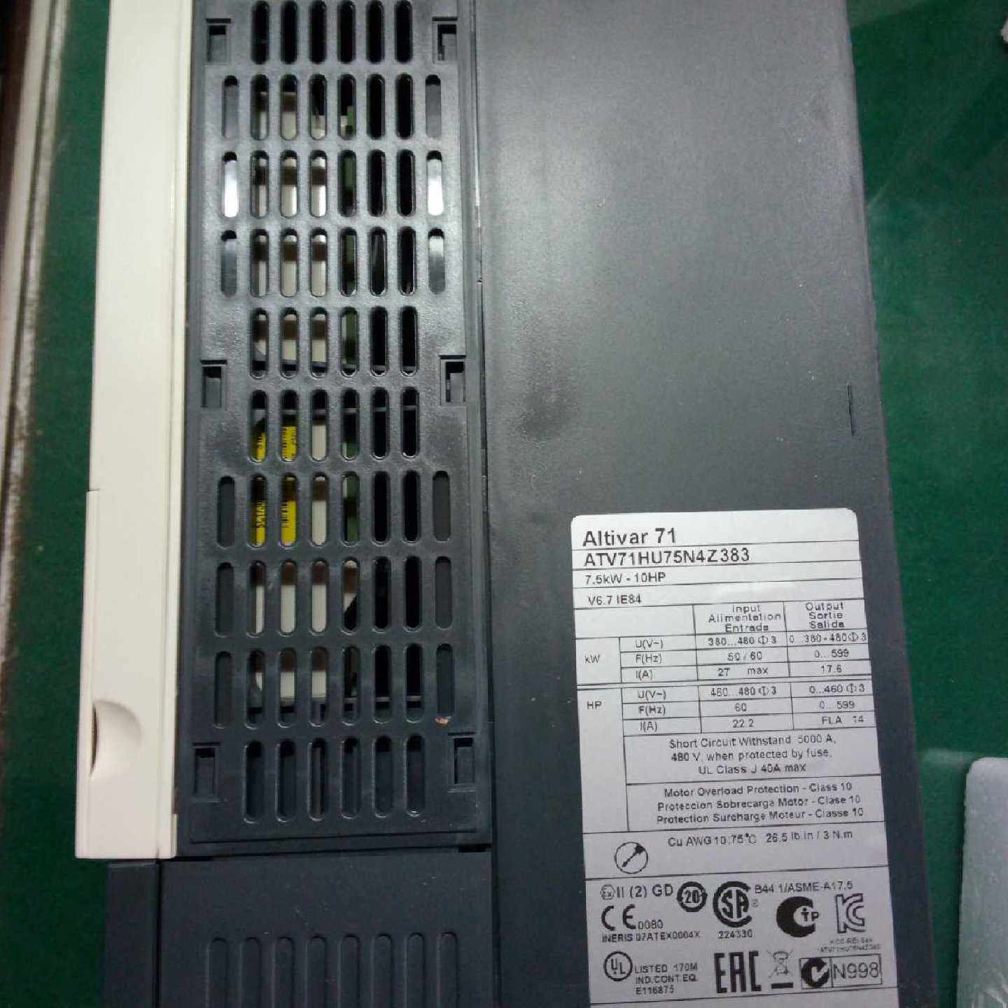 议价施耐德变频器ATV71H075N4Z，0.75KW, 3P380VAC简易涂层，无电 - 实物图