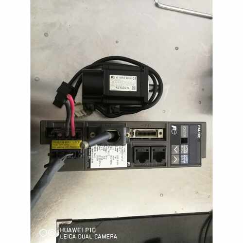 富士伺服驱动器RYC201D3VVT2马达GYS201