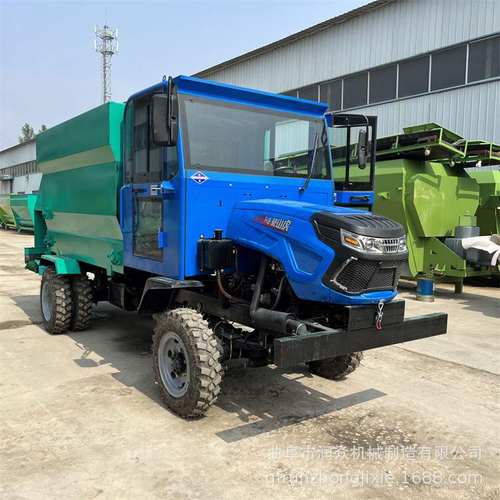 四轮八方喂牛撒料车养殖场牛羊饲料投料机双侧出料口撒草车设备