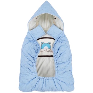 婴儿背带腰凳防风披风宝宝斗篷新生婴儿披肩保暖抱被外出罩衣