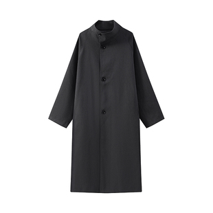 COLN高领单排扣风衣自然轻扬 心也自由无疆 随着春日暖阳穿刚刚好