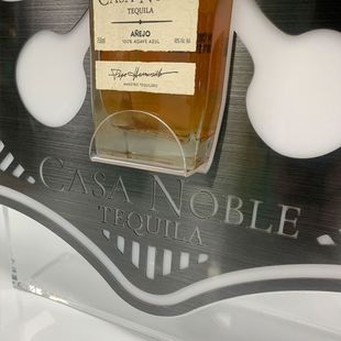 KTV酒吧创意啤酒洋酒鸡尾酒展示牌 可插烟花酒座七彩可变光手举牌