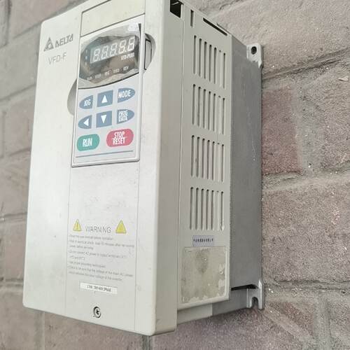 议价可维修vfdf3.7kw380v带电机测试正常实拍上