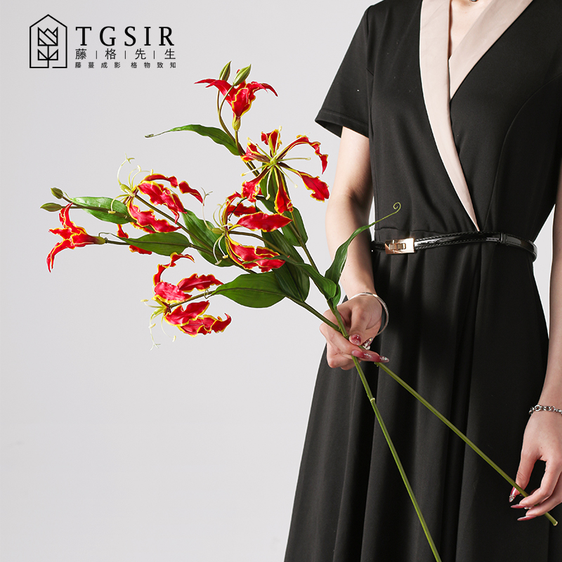 仿真花嘉兰火焰百合花假花客厅餐桌卧室高级插花摆设婚礼装饰花艺