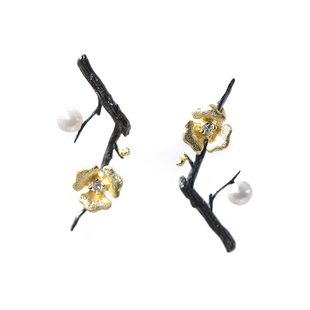 傲雪寒梅丨软语设计古典美学纹理枝丫小梅花S925纯银烧黑艺术耳钉