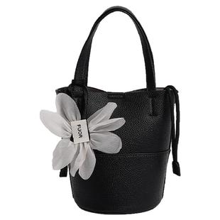 今年流行的包包女式2025新款通勤高级感小众手拎包单肩斜挎手机包