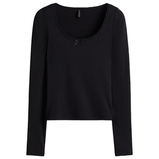 HM女装T恤春季蕾丝边低领口修身打底长袖酒红色短上衣1296048