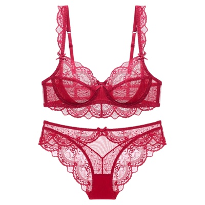 维多利亚性感蕾丝大胸显小聚拢