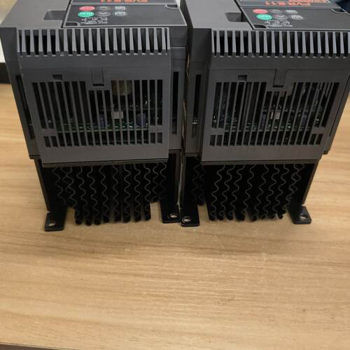 议价富士变频器FVR0.  75E11S-4，实物拍摄图