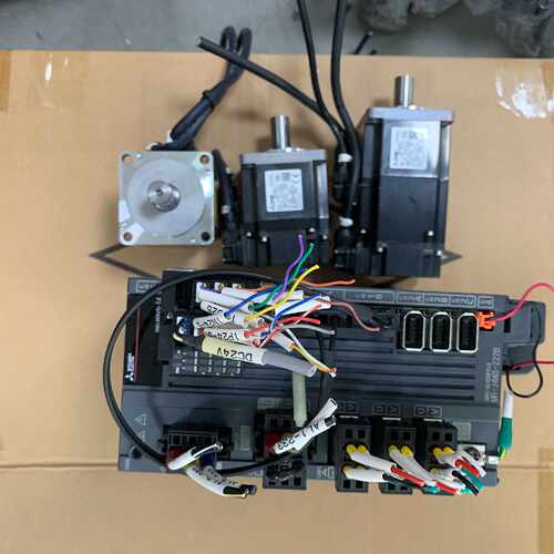 询价下单三菱J4伺服套装200w 一拖三 ME-J4W3-222B