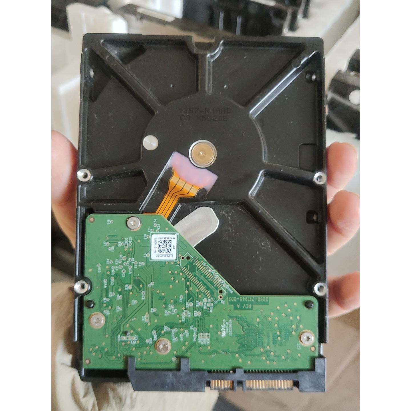 议价西数紫盘2t机械硬盘台式串口，测试好无坏道的，正常使用，