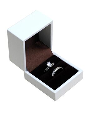 新款心形皇冠仿真对戒