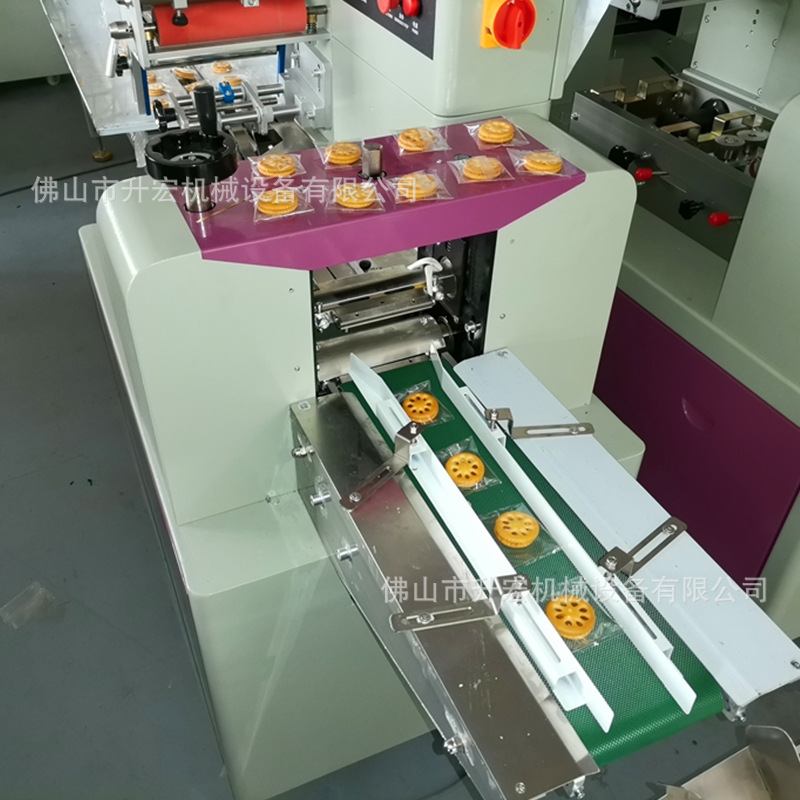 蜂蜜小蛋糕包装机充气包装机械设备面包食品全自动高速高速装盒机