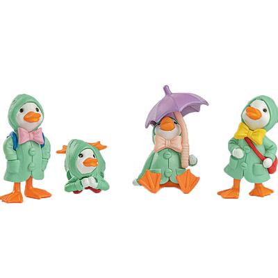 送Ta一套绿色雨衣小鸭子