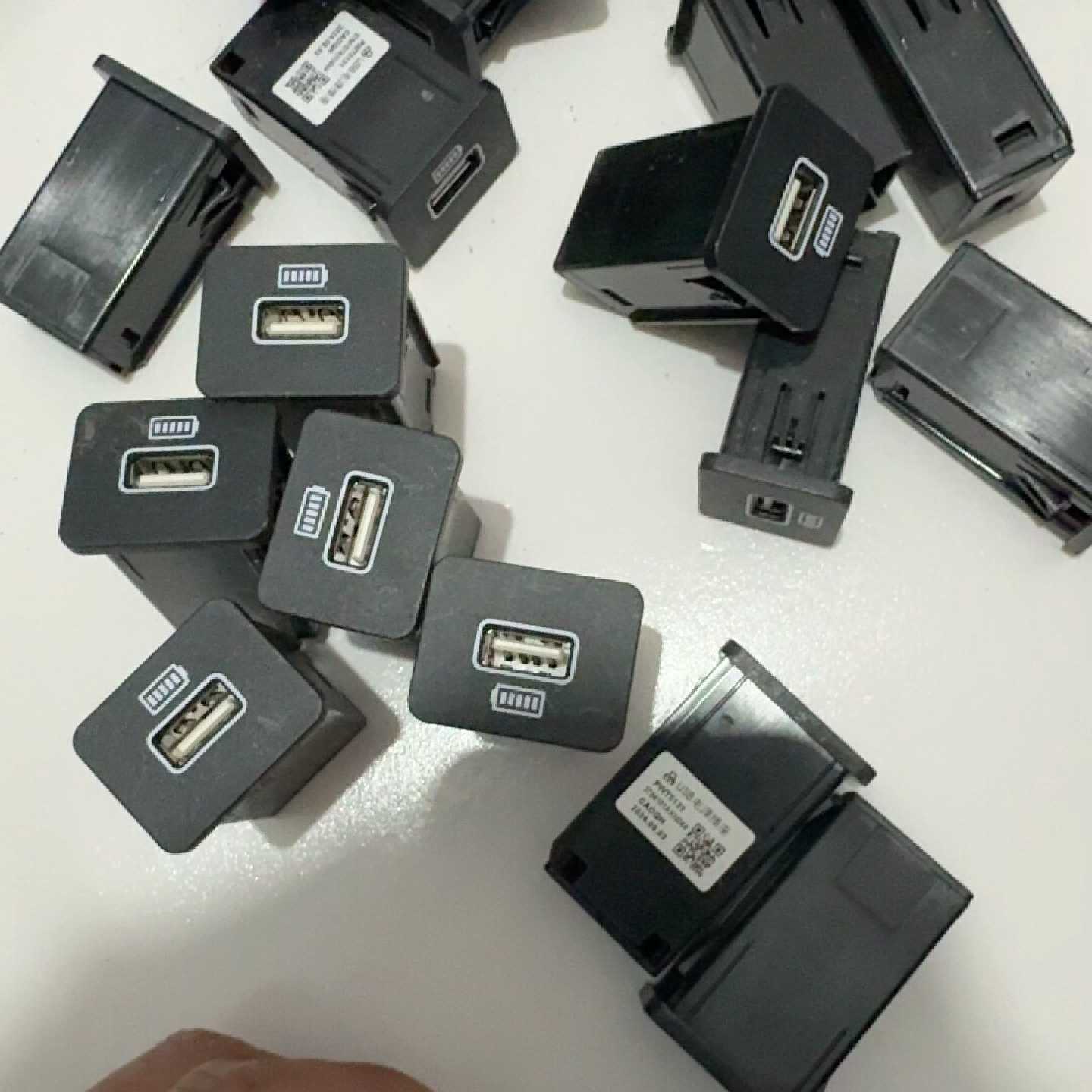 议价全新全新哈佛大狗2代坦克前排后排出风口USB电源维修