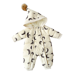 女宝宝冬装连体衣加厚新生儿衣服男童连帽保暖爬服婴幼儿加绒哈衣