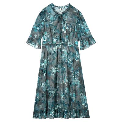 素雅中长七分袖连衣裙