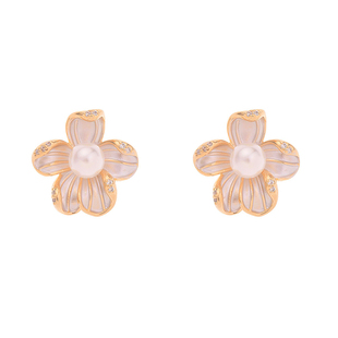 「冬日雪松」法式高级感纯白浪漫优雅百搭珐琅釉珍珠花朵耳钉耳夹