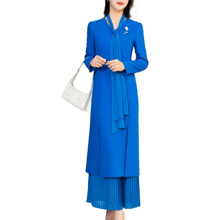 蓝色时尚连衣裙女2026年春秋款气质端庄修身显瘦长袖开叉飘带裙子