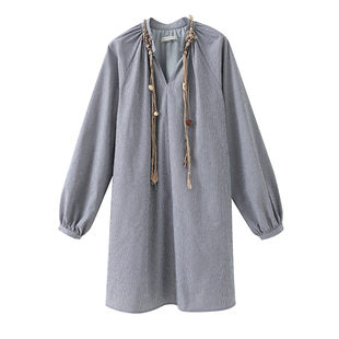 【到手359元】设计感小众V领泡泡长袖连衣裙小个子气质宽松裙子女