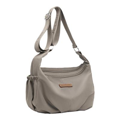 休闲大容量挂包2024新款高级感