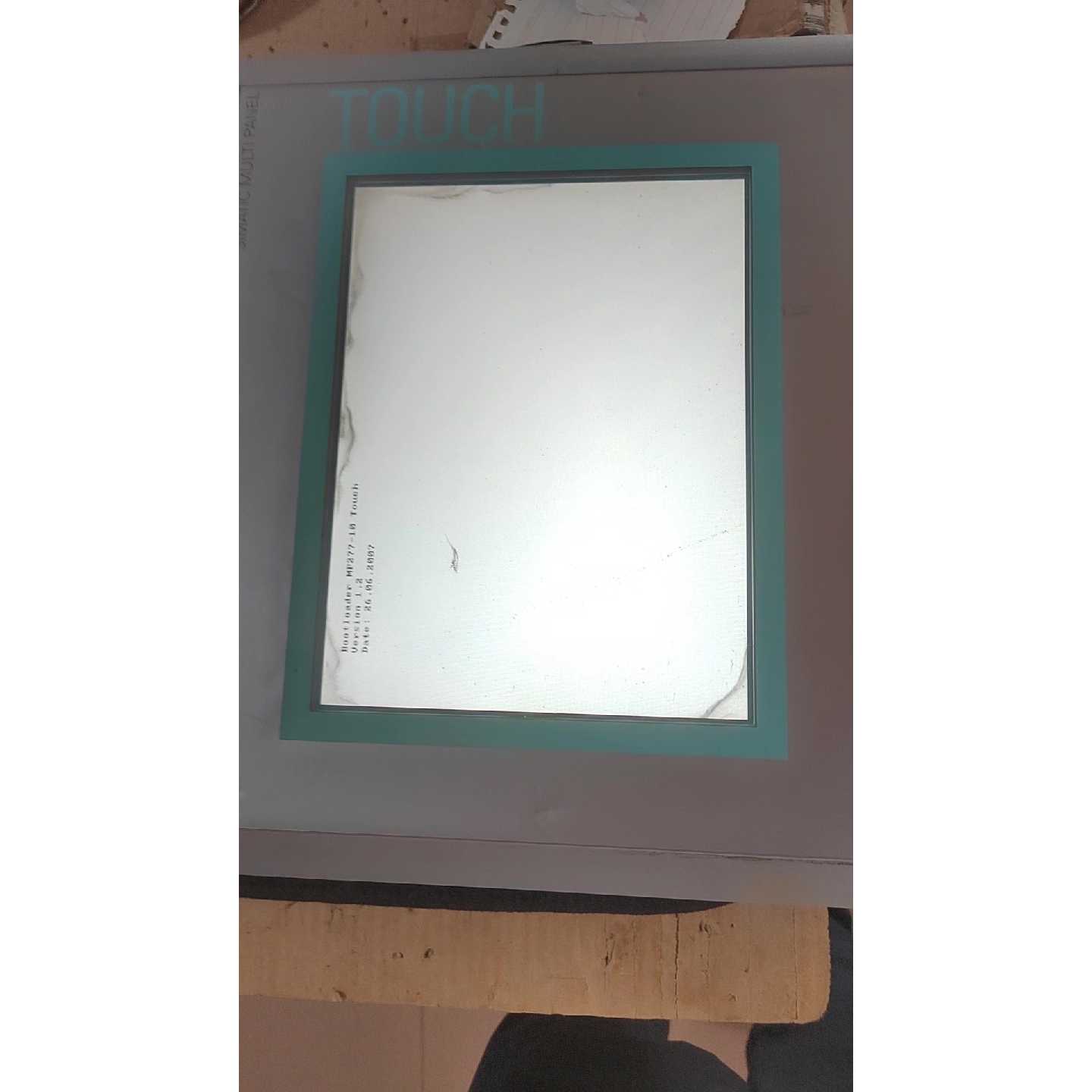 议价西门子触摸屏6AV6 643-001-1AX1屏有瑕疵，