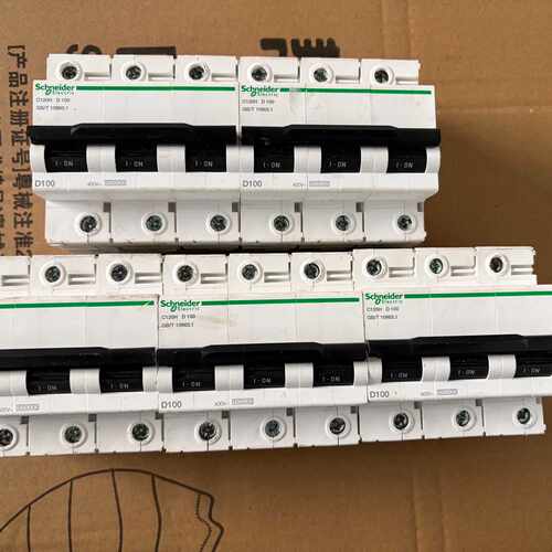 C120H空开，3P，D100，件，成色还可以，有议价